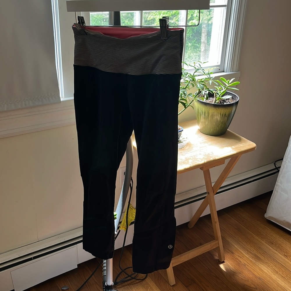 LULULEMON speed tights 4 stripes EUC